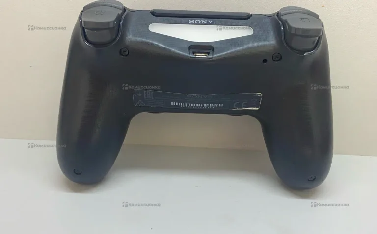 Геймпад Sony DualShock 4