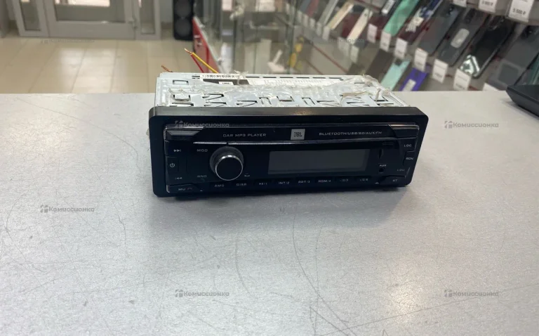 Автомагнитола JBL Celebrity 100