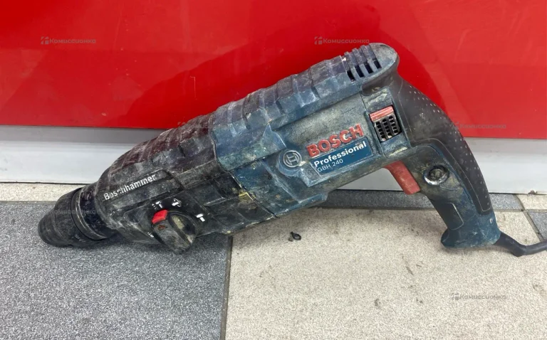 перфоратор Bosch GBH240
