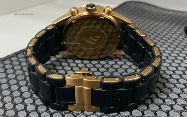 Часы  Armani