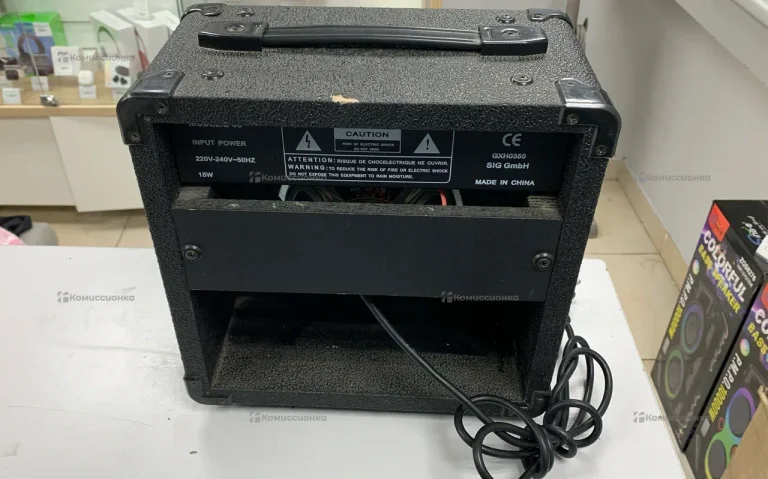 Музыкальный комбоусилитель е39