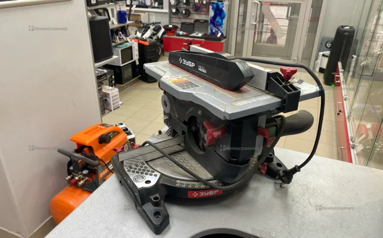 Торцовочная пила Зубр 1500