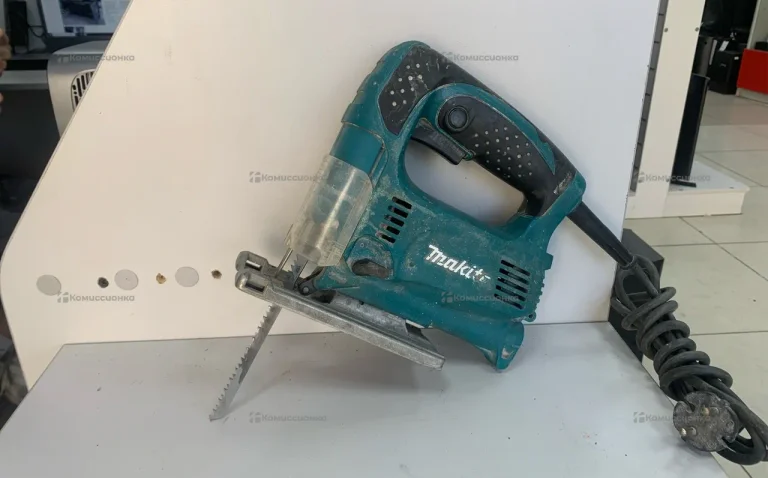 Электролобзик makita 4329