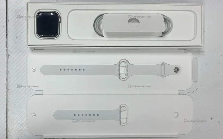 Часы  Apple Watch SE 2 44mm