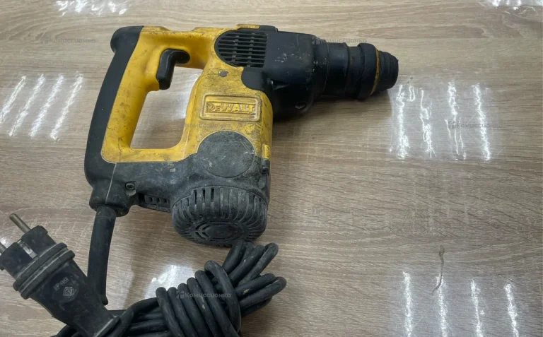 Перфоратор Dewalt