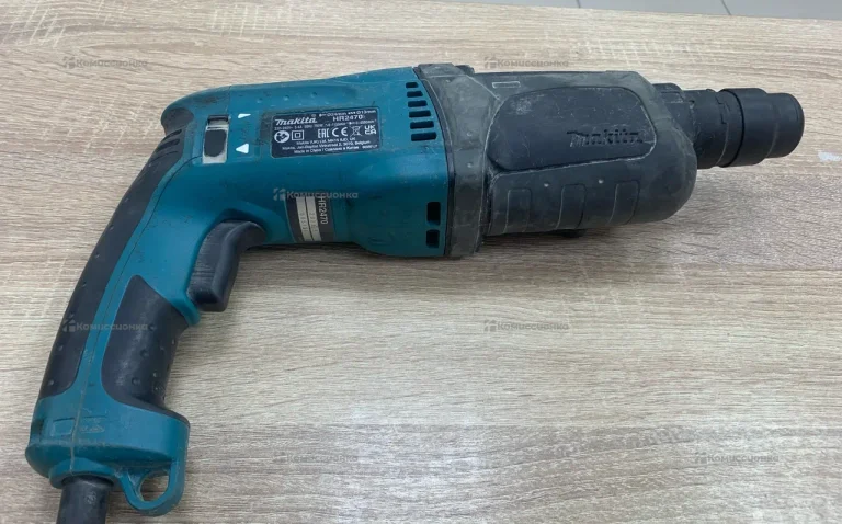 Перфоратор  Makita HR2470