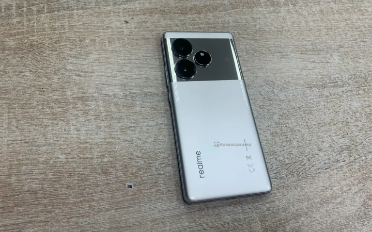 Realme GT 6 16/512 ГБ