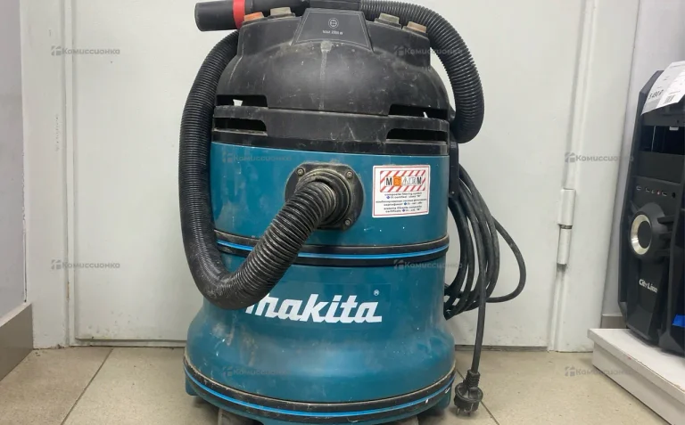 Строительный пылесос  Makita VC3510