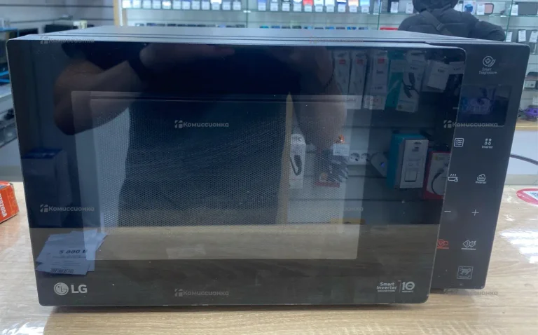 Микроволновая печь LG MS23M38GIB