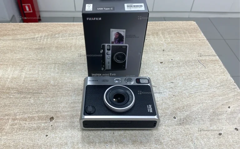 Фотоаппарат  Instax mini Evo