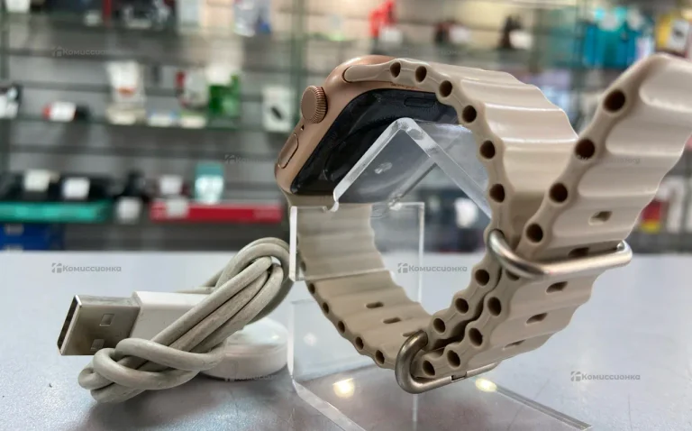 Часы Apple Watch SE 44mm