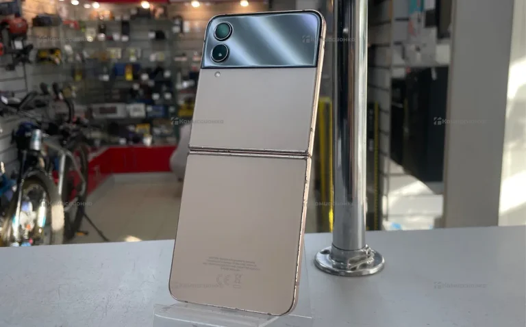 Samsung Galaxy Z Flip 4 8/256