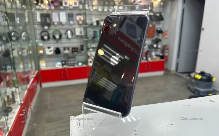 Apple iPhone 11 4/64 ГБ