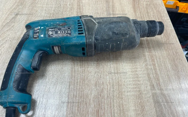 Перфоратор Makita HR2470