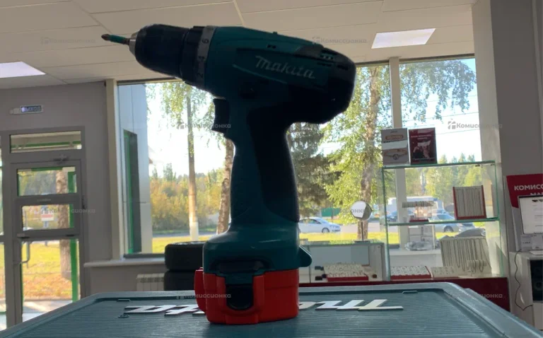 Дрель-шуруповерт makita 6271D