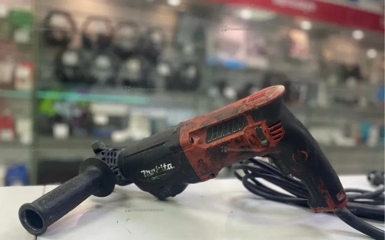 Перфоратор makita M8701