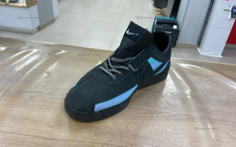 Кроссовки черные Nike