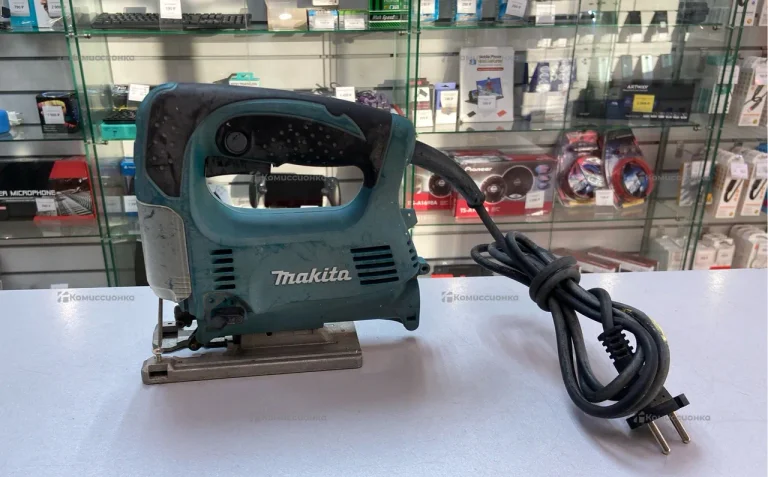 Электролобзик makita 4329