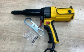 Электрический заклепочник Absolut SKytools SK1006