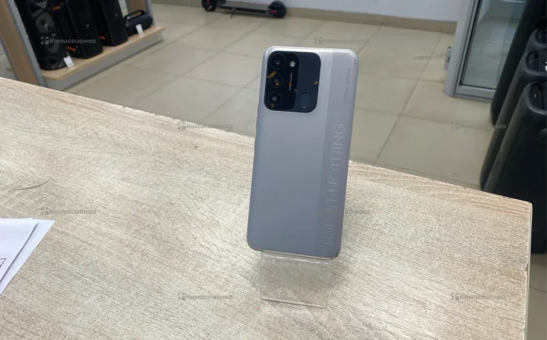 Tecno Spark 8C 4/64 ГБ