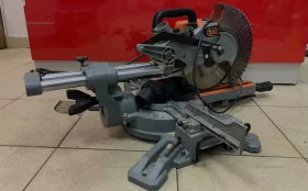 Торцовочная пила BLACK+DECKER BES700-QS