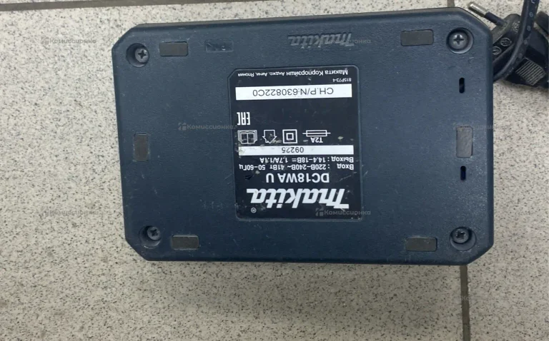 Зарядное устроиство Makita DC18WA U