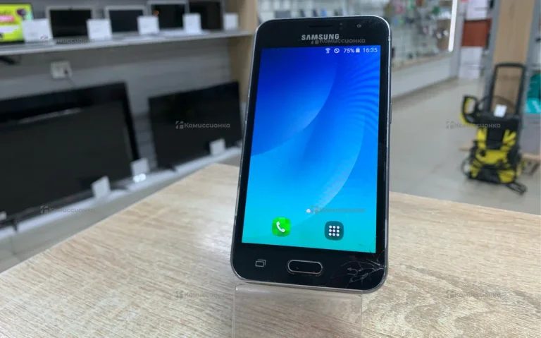 Samsung Galaxy J1 (2016) 1/8 ГБ