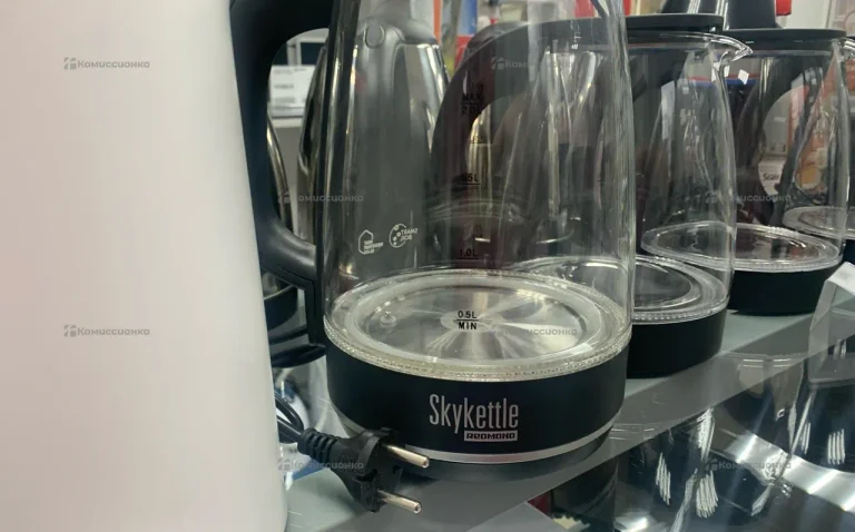 Чайник Redmond RK-G200S