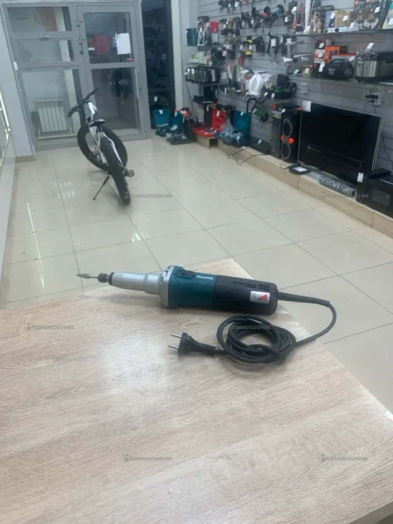 Прямая шлифмашина makita GD0800C