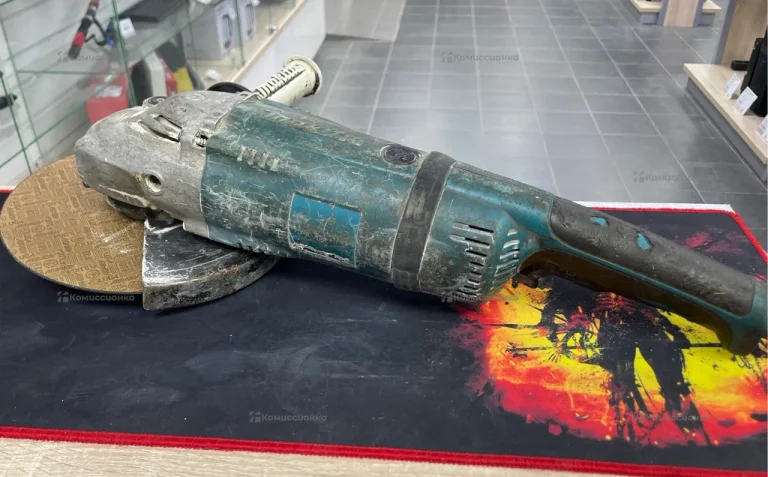 Makita УШМ 230