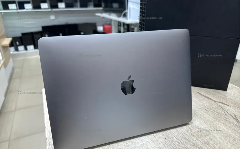 Ноутбук MacBook Air Retina