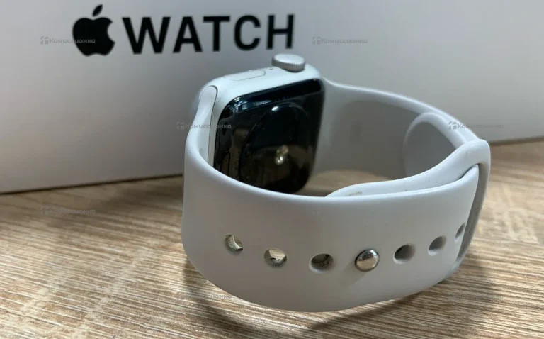 Часы Apple Watch SE 40mm