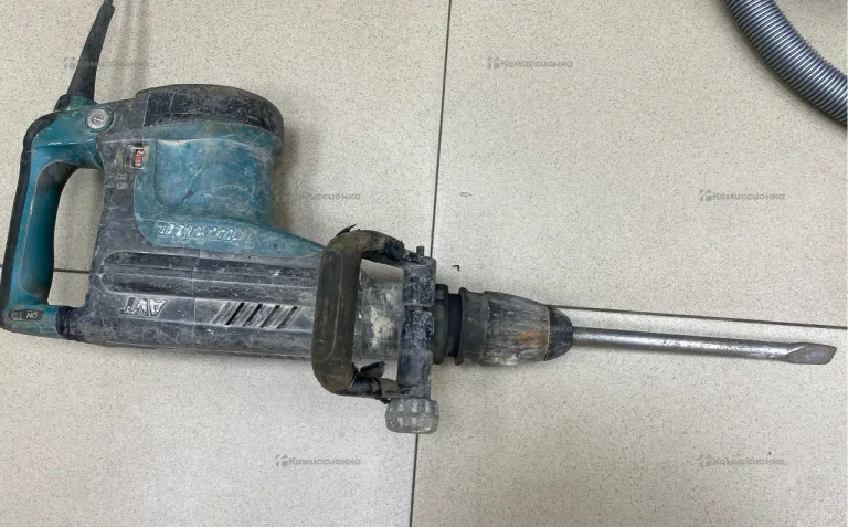 Отбойный молоток makita HM1213C