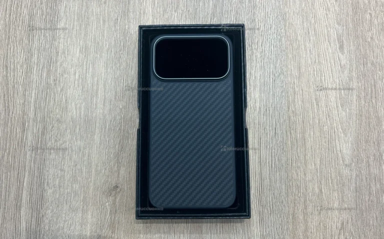 Чехол FC Карбон  для Iphone 17 Pro Max - Крупно-зернистый с защитой кнопок