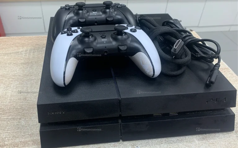 Приставка  PS4