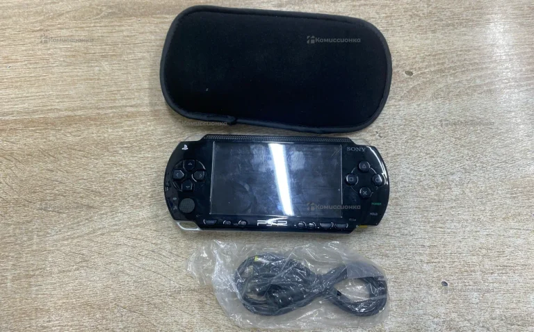Приставка Sony PSP-1006