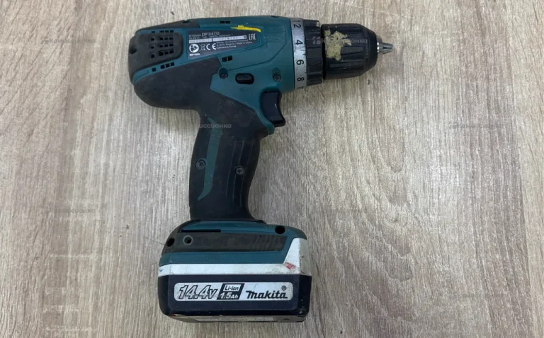 Дркль-шуруповерт Makita DF347D