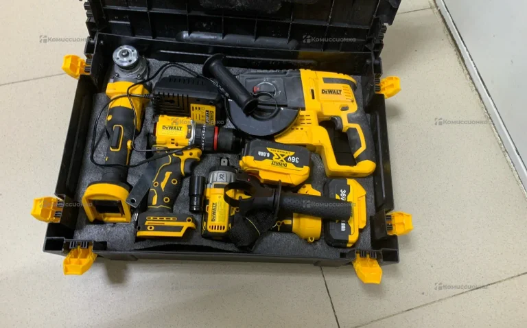набор инструментов DEWALT 4в1