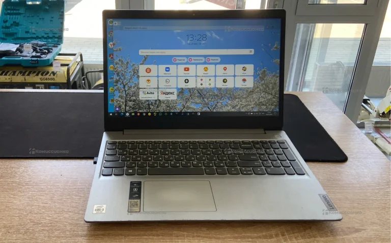 Ноутбук  Lenovo 81WE