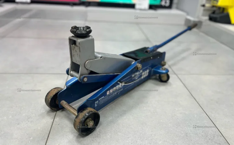 Подкатной домкрат 3т Stels 51134