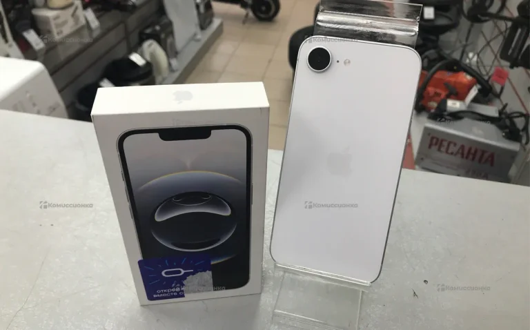 Apple iPhone 16e 8/128 ГБ