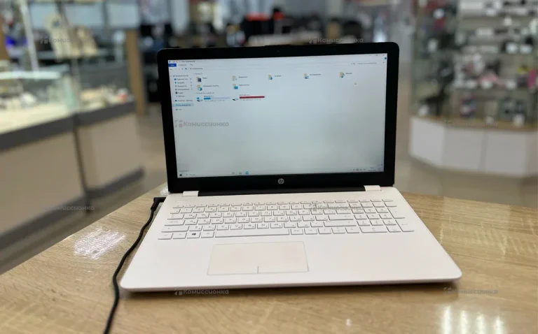 Ноутбук  HP 15-bw593ur