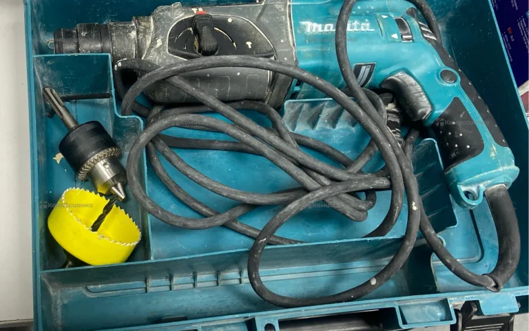 Makita перфоратор hr2470.