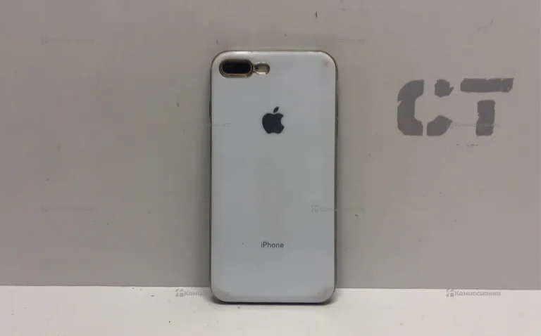 Apple iPhone 8 Plus 3/64 ГБ