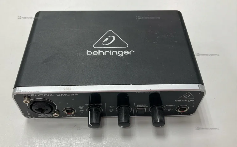 Звуковая карта Behringer U-phoria umc22