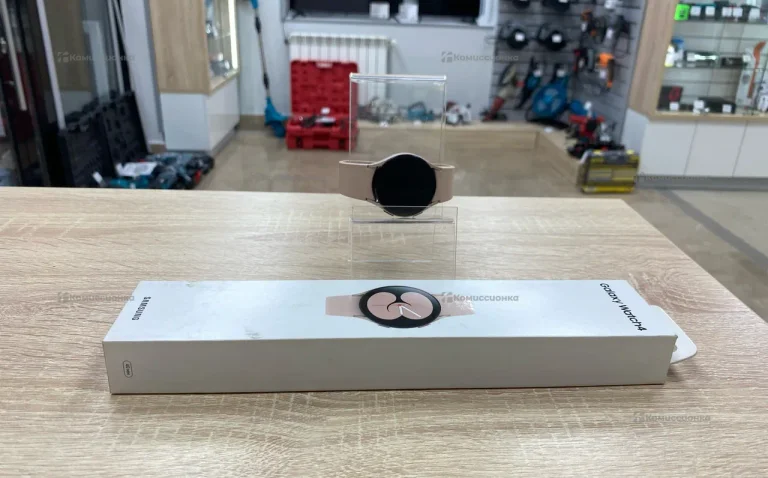 Часы  Galaxy watch 4