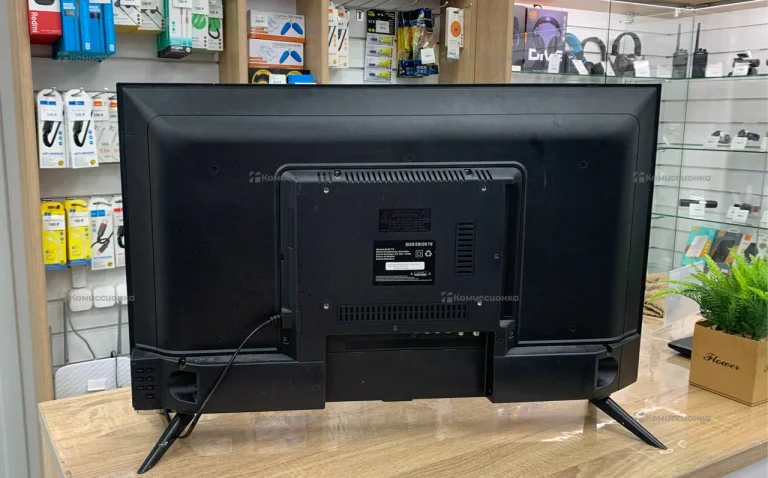 Телевизор Smart TV 35 plus TV QN900