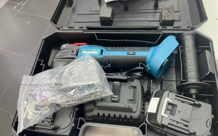 Реноватор аккумуляторный Makita