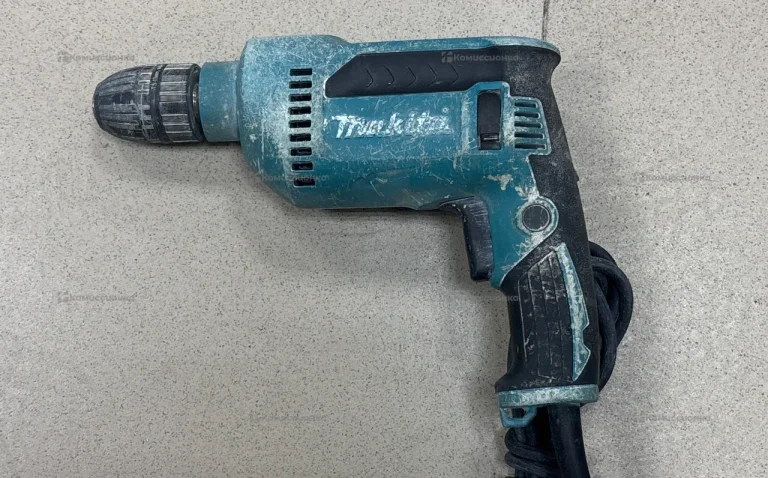 Дрель Makita DP4021