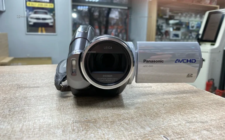 Видеокамера   Panasonic HDC-DX1